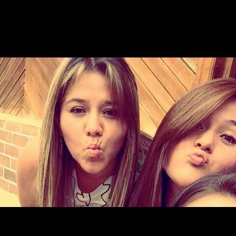 Piiafernandez5's tweet photo. Mi maa guapa👭 https://t.co/5JbCQwQaQL