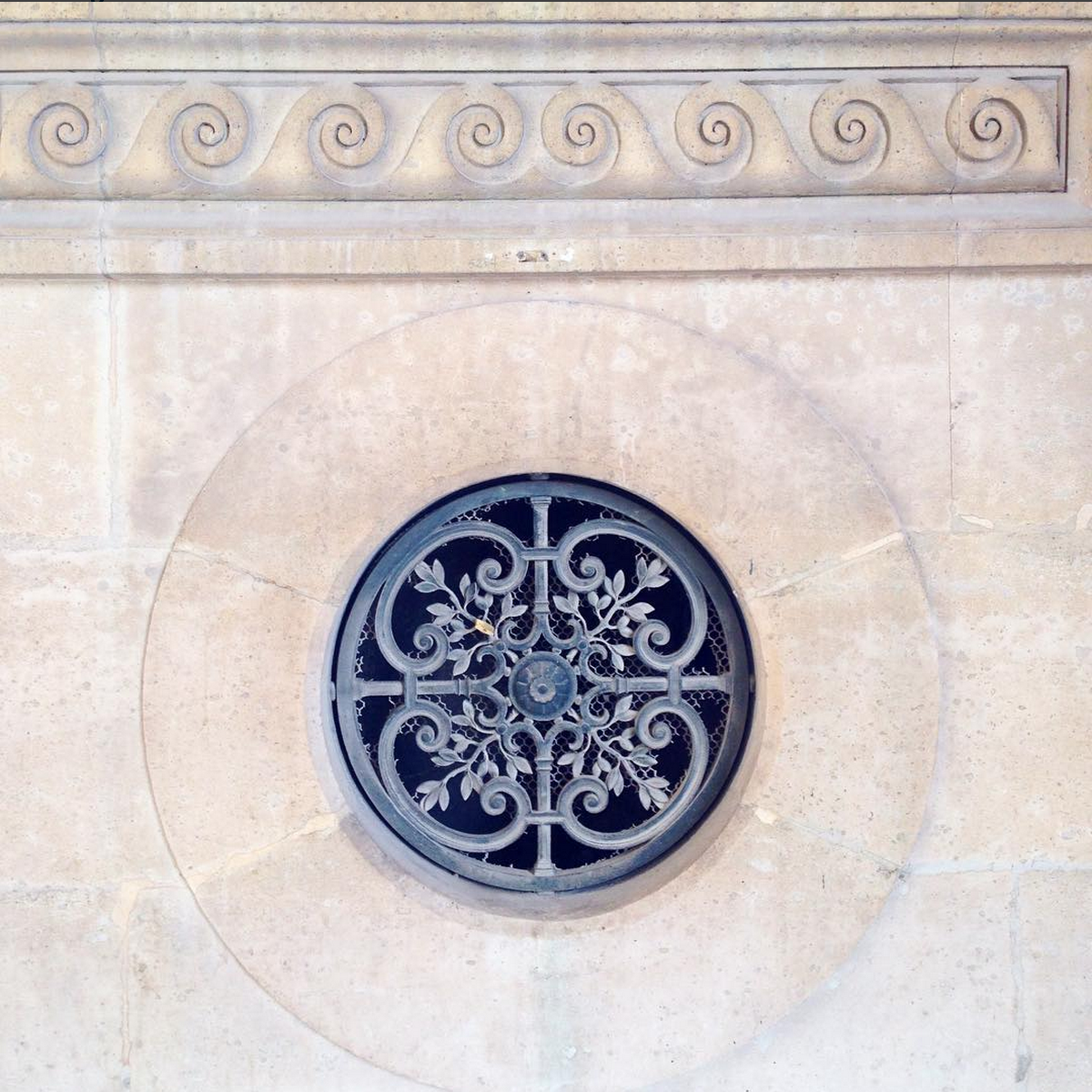 LikeTheFrench's tweet photo. Just love the architectural details in Paris
#Paris #architecturaldetail #francophile https://t.co/CefeLS1zXZ