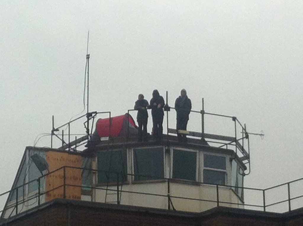 SwanPalestine's tweet photo. #stopelbit #freepalestine #blockthefactory occupiers still on roof of manston airport in protest gainst elbit instro https://t.co/L5ays2PjbC