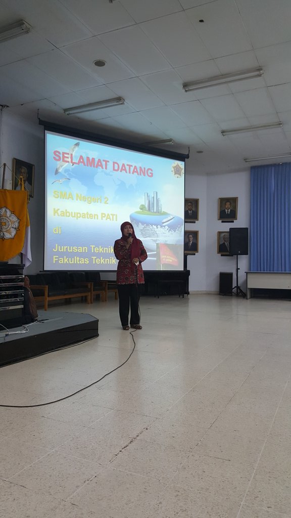 Hari ini menerima kunjunganSMUN 2 Pati. Krn ruangan kampus <a href="/geodesiugm/">Teknik Geodesi UGM</a> dipakai UTS, penyambutan dilaksanakan di KPFT