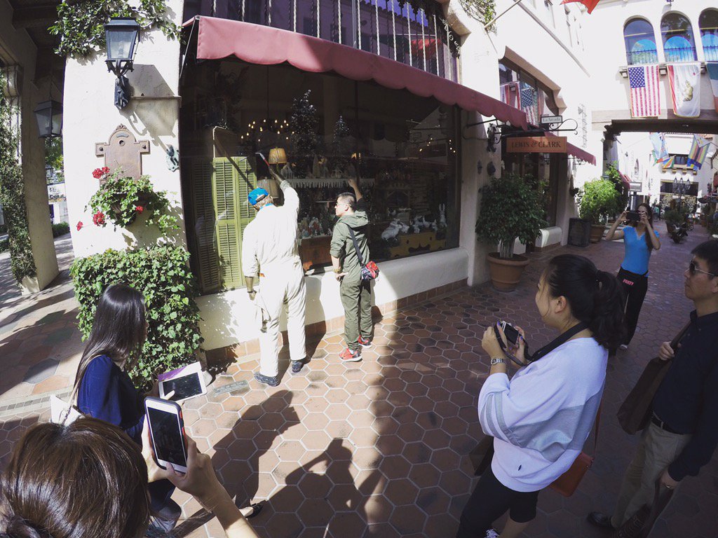 TasteSBFT's tweet photo. Just hanging with the locals. #foodtour #foodie #santabarbara #sbeats #sbfoodie #eatsb #tastesb https://t.co/7Cl1kxvsrx