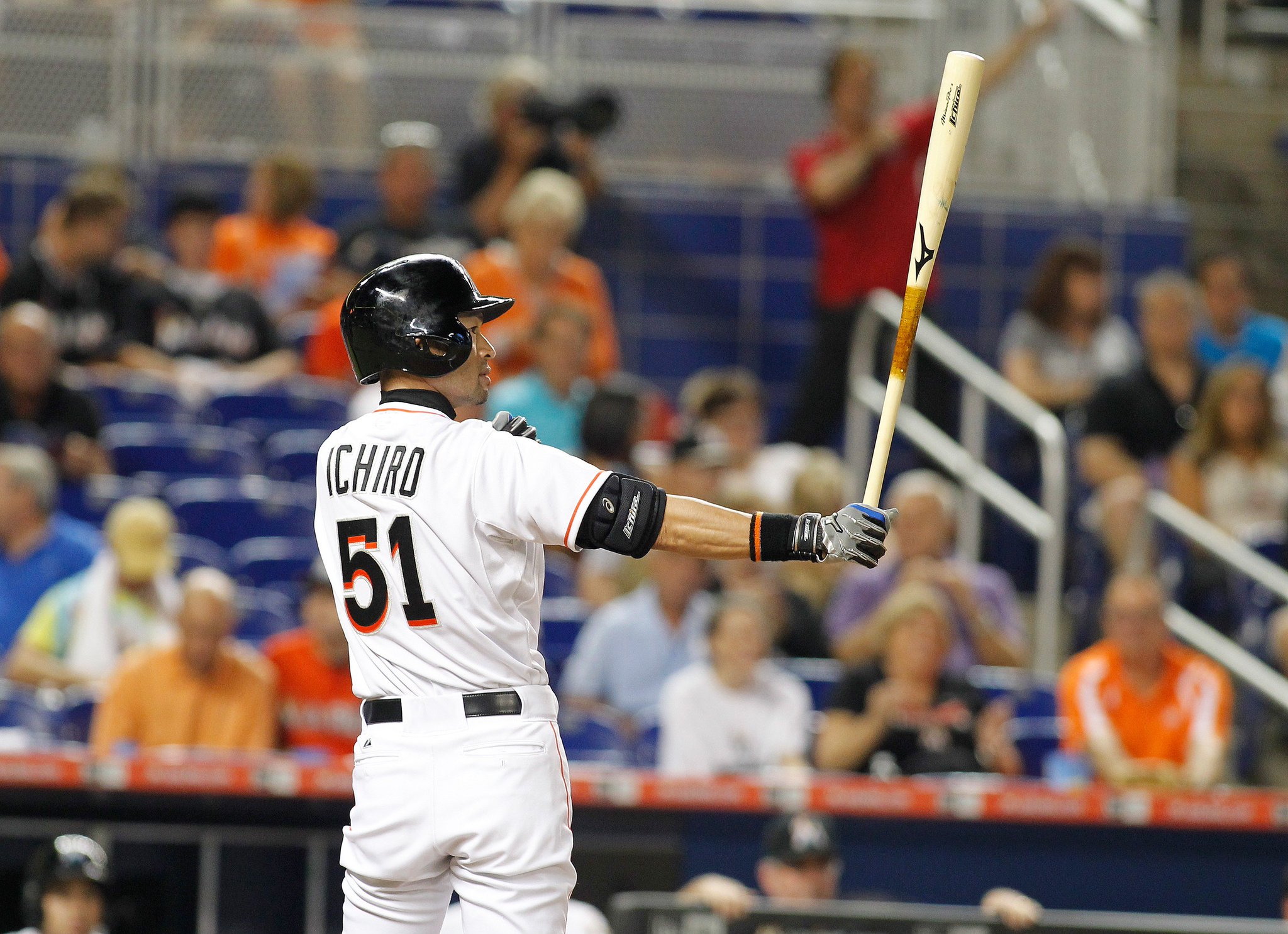 To wish legendary Mizuno Ambassador Ichiro Suzuki a Happy Birthday! Looking forward to the chase for 3,000! 