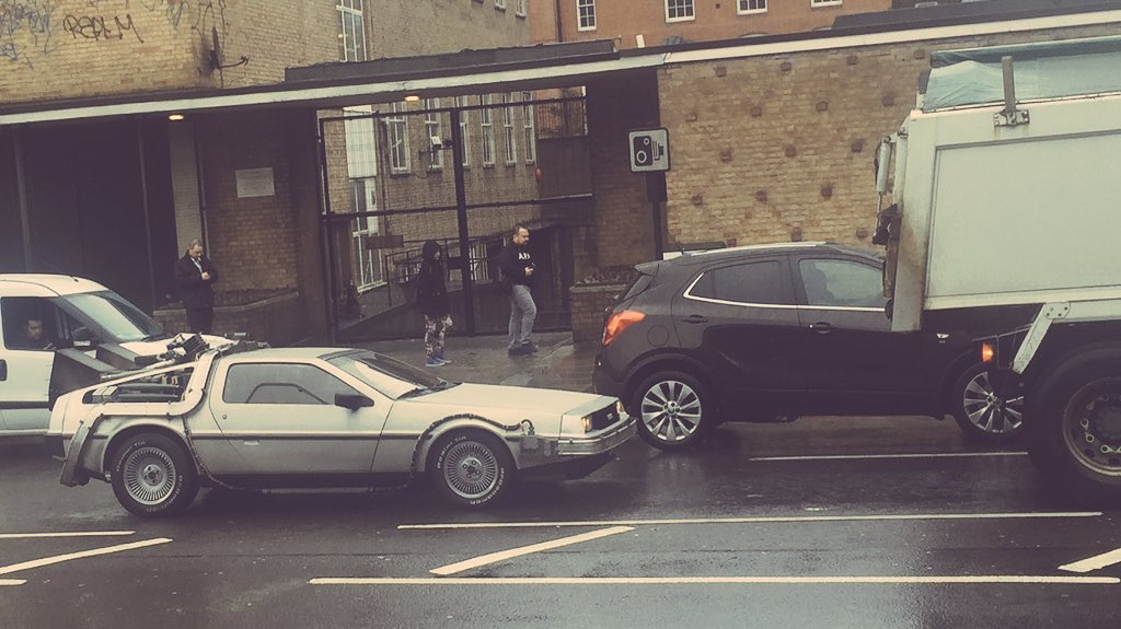 byronbroadbent's tweet photo. Shoreditch in the rain #BackToTheFuture https://t.co/QlTW2ygpjc