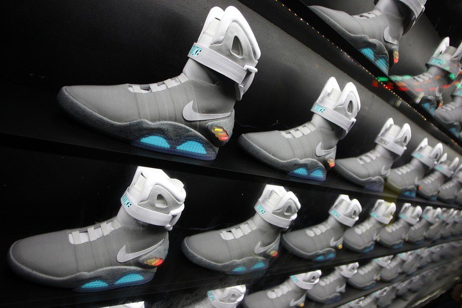 SneakerNews's tweet photo. Power-lacing? Yes. Nike may announce Mags today in NYC https://t.co/LK4IZlDOhP https://t.co/qcwR7kK7Ad