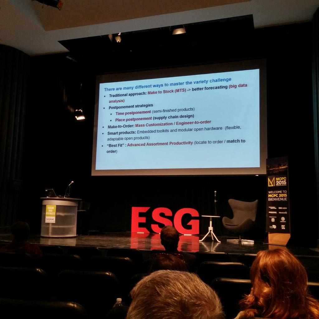 FibresCollectiv's tweet image. @ESGUQAM We discuss complexity and opportunity of @masscustom with Frank Piller #mcpc2015
