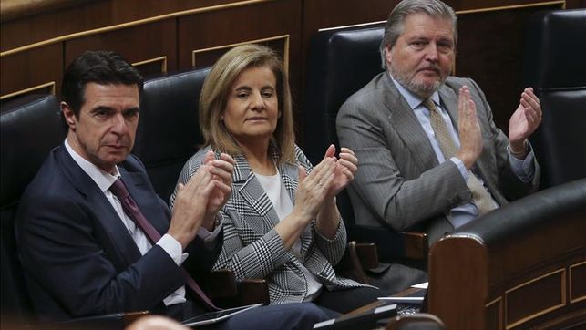 eldiarioes's tweet photo. El ministro de Cultura, en el Congreso: "El IVA cultural no existe" https://t.co/jCZGJhKJSs En @eldiarioCultura https://t.co/IbRHovyUQV