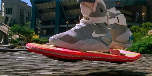 DIRECTVLA's tweet photo. ¡Bienvenidos! Hoy, Marty McFly y el Doc llegan a nuestra época. RT si #BackToTheFuture es tu peli favorita. https://t.co/JMKIm2ewTr