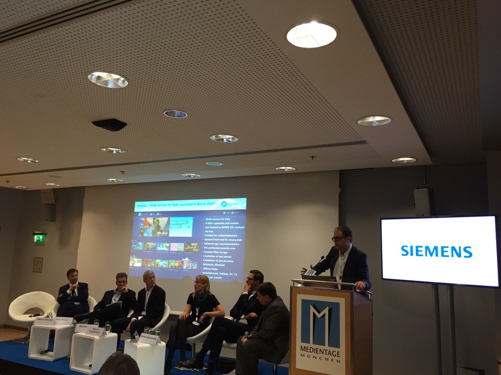 Paneldiscussion started! #SieConCre #mtm15