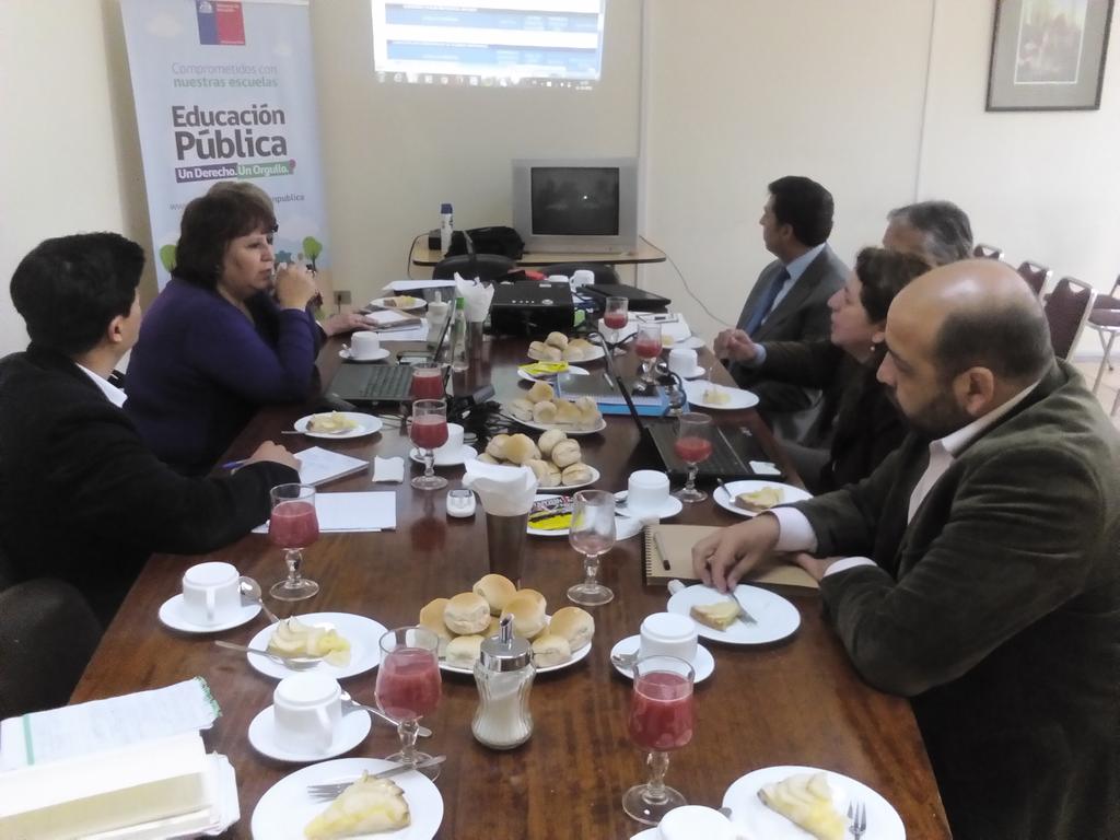 DAEMSanJavier's tweet photo. Reunion Comision PADEM 2.0 entre MINEDUC y DAEM San Javier en Direccion Provincial de Educacion Linares. https://t.co/BKVHoDceTd