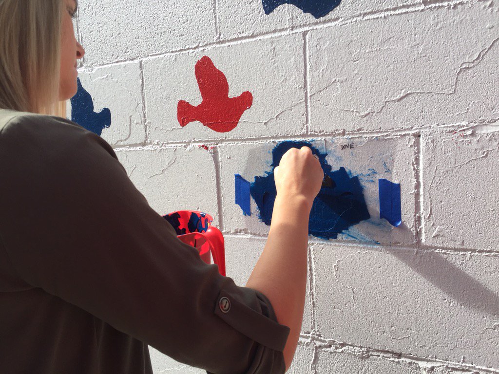 jtighe08's tweet photo. #Paintstrong #charlestonstrong mural honoring #emanuel9 being painted w/Citadel help @ABCNews4 #chsnews #chs https://t.co/zSuijeozDT