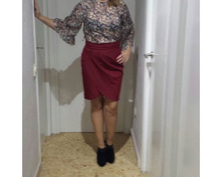 miamoda9's tweet photo. Falda Cruzada 
Color Tostado Talla L
Color Granate Talla M
Color Negro Talla S
19,90€
#MiaModa https://t.co/KbajQlghZQ
