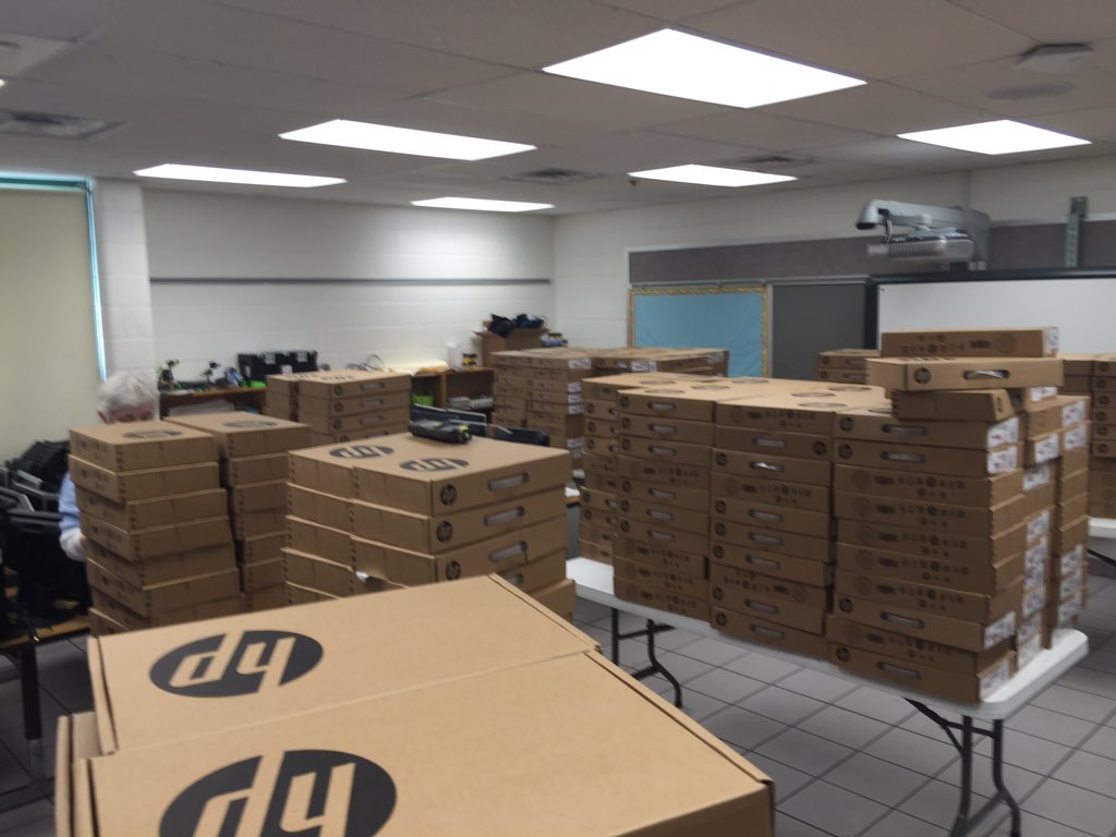 VBAnchor's tweet image. Chromebooks hit &quot;the dock&quot; at Strawbridge ES!! #vbanchor #vbschools