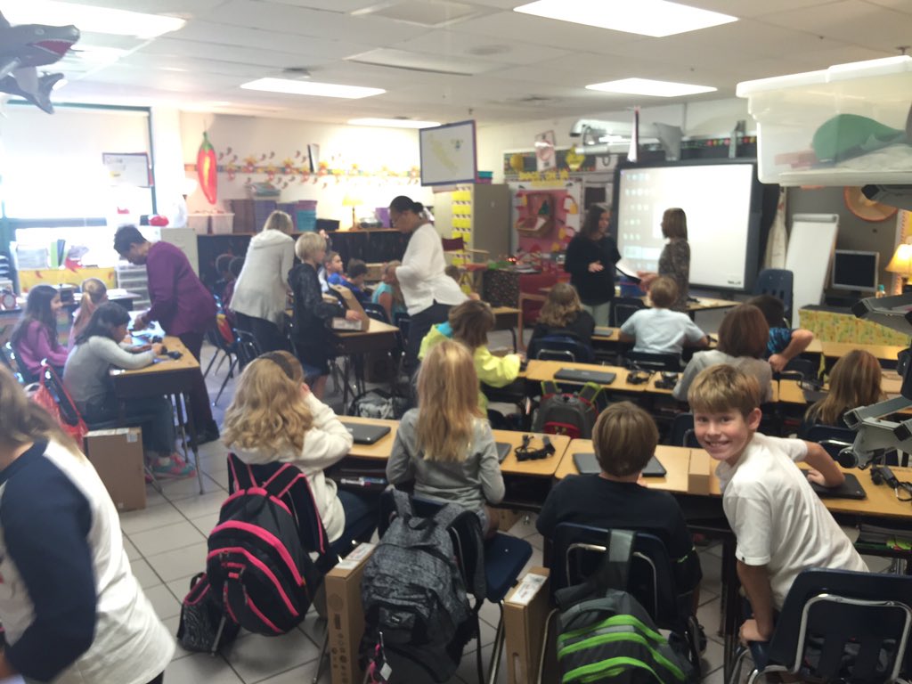 VBAnchor's tweet image. Chromebooks hit &quot;the dock&quot; at Strawbridge ES!! #vbanchor #vbschools