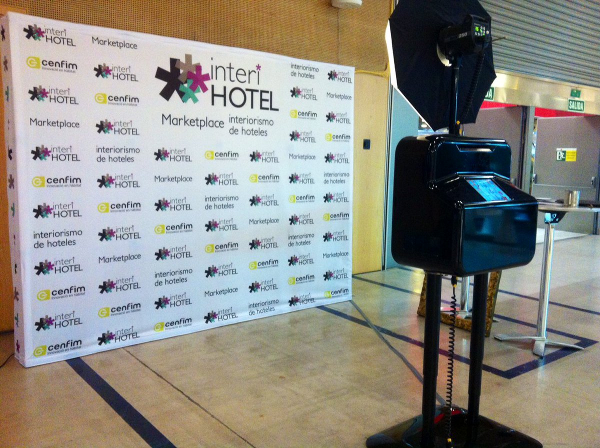 Smybox_Spain's tweet photo. Equipo de Smybox está preparado para tomar fotos :) Os esperamos! #Smybox_Spain #InteriHOTEL #Eventos #Barcelona https://t.co/GKaQFwb4iE