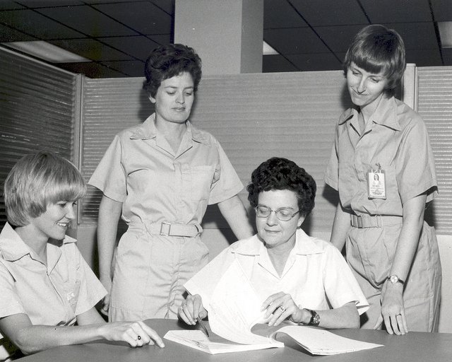 shortcut's tweet image. What three things help make a daily standup really useful? #thinkitout