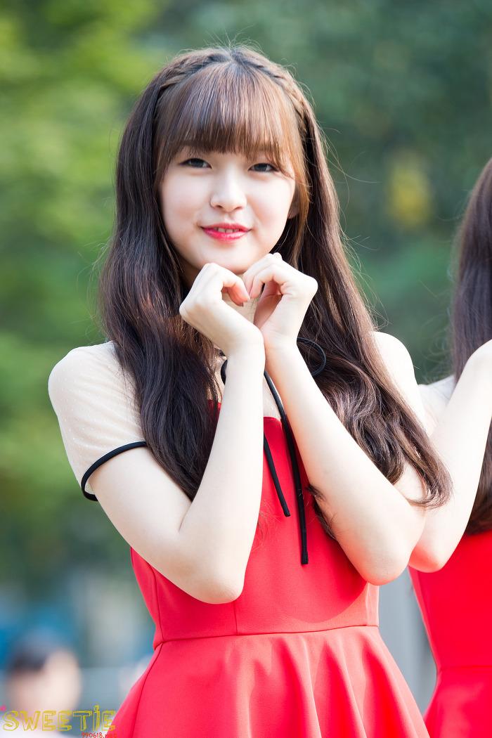ARIN_INTL's tweet photo. [FANTAKEN] 181015 Mini Fanmeeting (cr.990618_net) #arin #아린 #ohmygirl https://t.co/PT2cAe9CNL