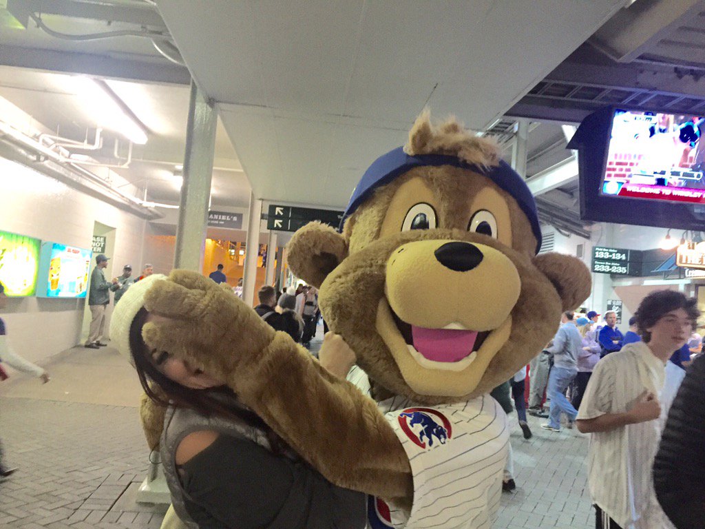 amyheartlive's tweet photo. Hey @ClarktheCub don't hate me because my @mets are going to the @WorldSeries #Badcub @ChasersOwner #Sportswaheart https://t.co/6HKjSbbxXo