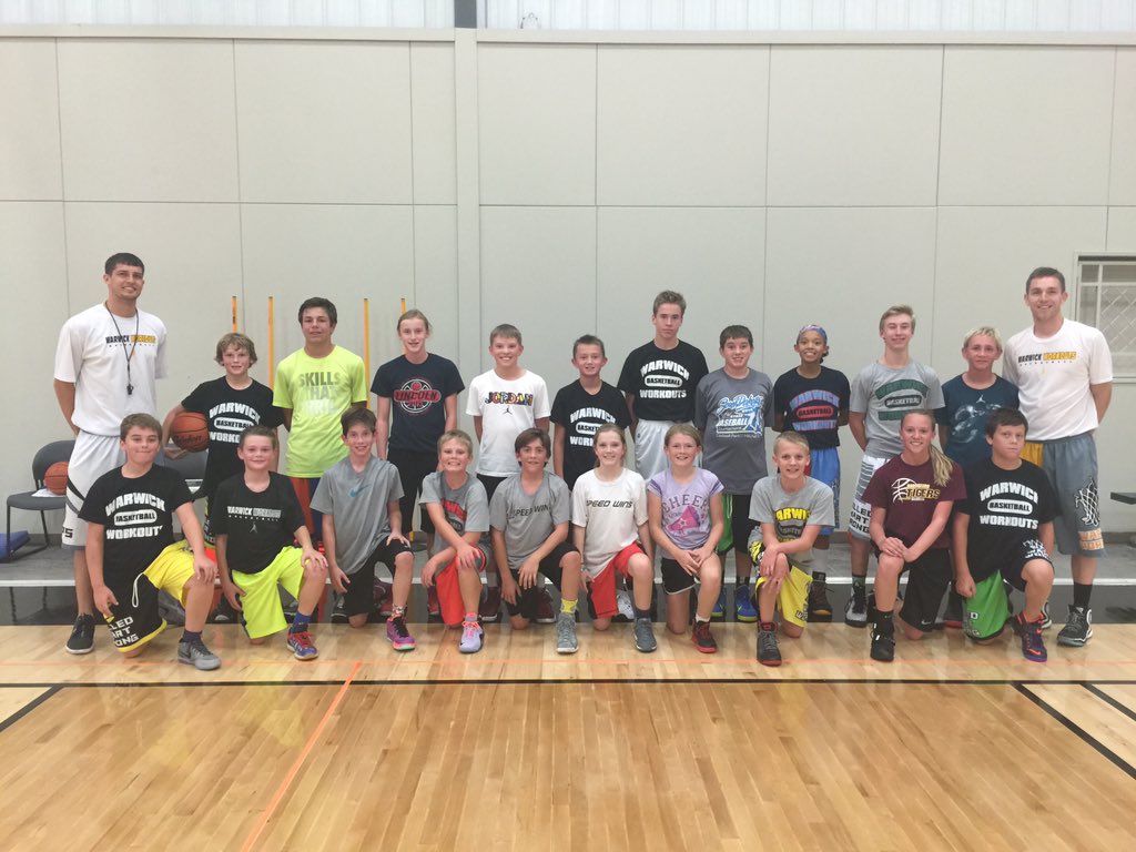 warwickworkouts's tweet image. 6 weeks of hard work from this group! Keep working up to the season. #WWHoops #SkilledSmartStrong