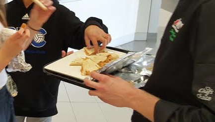 modern_taco's tweet photo. Looking for lunch? We have our Chicken Cheese Quesadillas in Grab N' Go packages from 12:00 pm - 1:30 pm every day. https://t.co/GT8btkemQp
