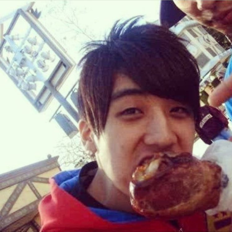 Embedded image permalink