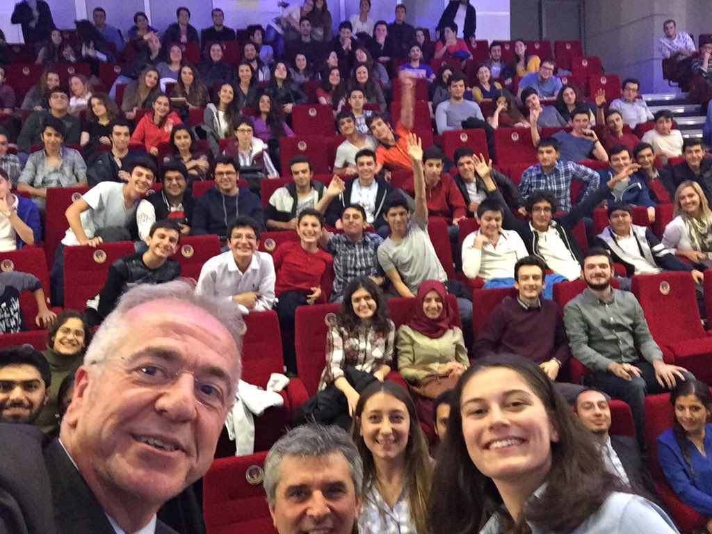 Bu akşam keyifle TED Meşaleleri,  <a href="/girvak/">Girişimcilik Vakfı</a> 'ın kulaklarını çınlattı:) <a href="/SinaAfra/">Sina Afra</a> #Fellow2015