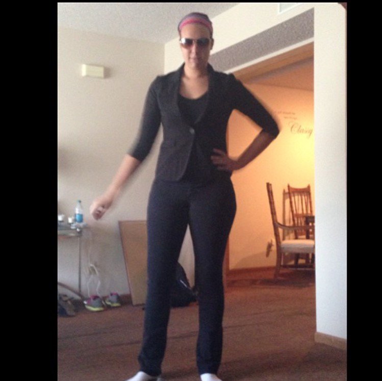 KimForQueen's tweet image. As Robin Thicke would say "Feel Good, vote for Kim, Give It 2 Her in this last hour!" #KimForQueen