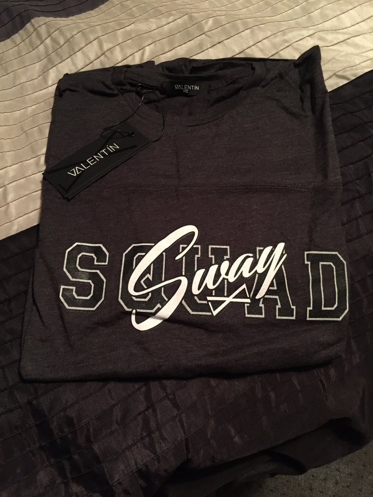 JoyceDee17's tweet photo. Came home to find this waiting for me....that was quick....π I'm ready for #SWAYMiami π @WearValentin
#swaysquad https://t.co/MUjbP0kxm1