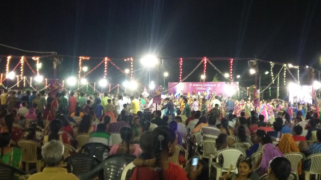 Vikramk93943336's tweet photo. ye halooo #Dnidiay #garba #Ramval
#Ranglo #jamvo #kalndirni #ghat https://t.co/TPdmB9wVK9