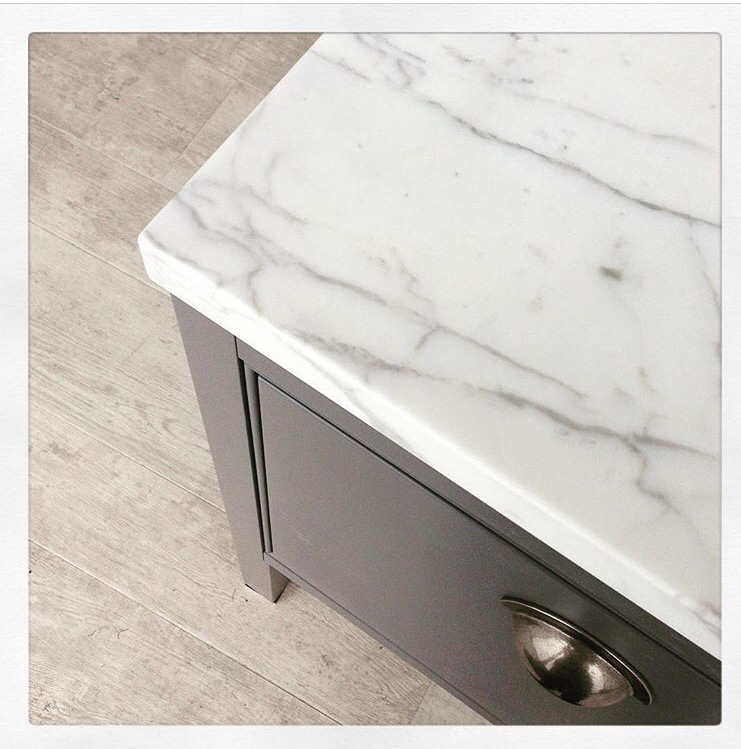 #Marble worktops in place! #LondonShowroom. 

@BillMil13297228