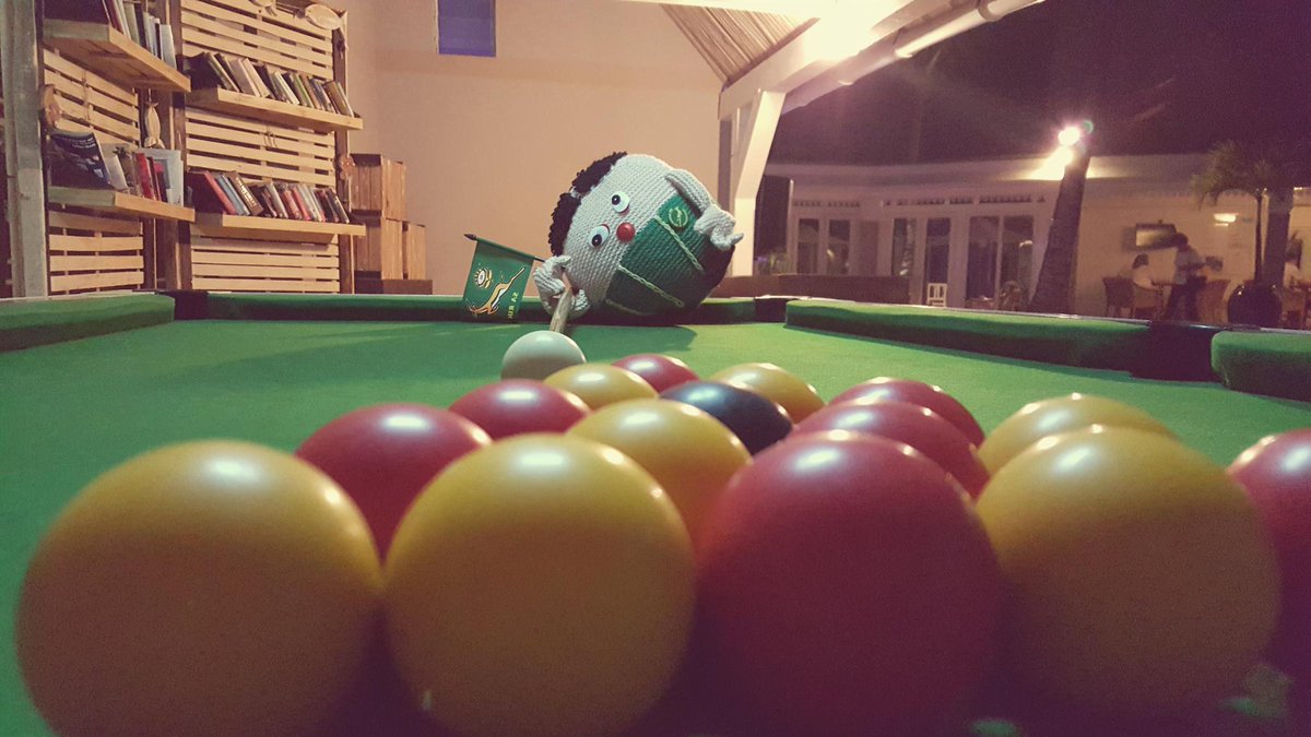 SpringGonk's tweet image. Trying to play pool.