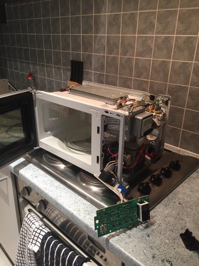 jamesbatchelor's tweet image. So yea, got bored, took microwave apart.