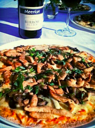 #Pizza Special Every Thursday From 11 am - 9 pm
(A pizza and a bottle of Meerkat wine for R130 ) #Cape #Food #Wine 🍕