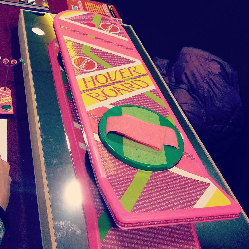 BaseLife's tweet photo. #bttf hoverboard at back-to-the-future marathon scheveningen https://t.co/FmSctejH8v