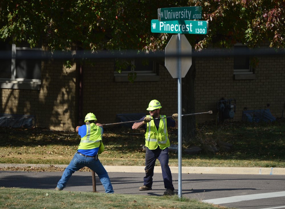 FredZwicky's tweet image. Gas line break at Univ. and Lake-Sound was quite loud (no jokes). Short term fix? Shut down every small line nearby