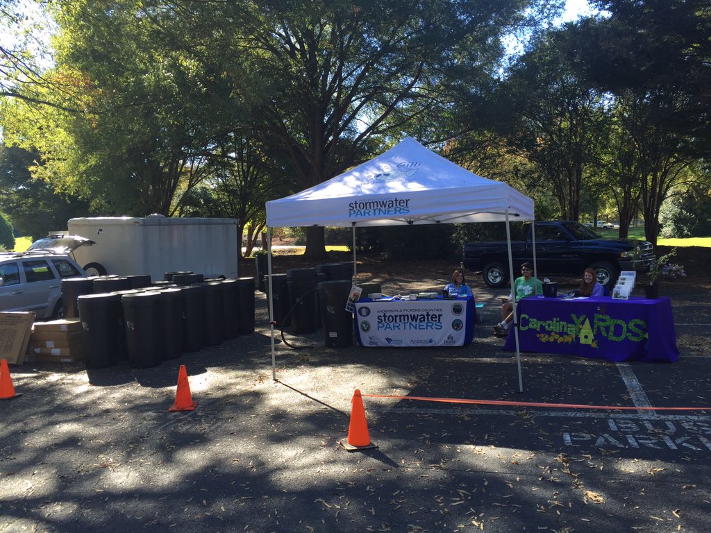 Mike_Ruck's tweet photo. It's a beautiful day here in Clemson celebrating their week of sustainability. #solidgreenday https://t.co/oYzEgGF4Gr