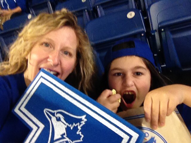 CathyCarpino's tweet image. @BlueJays. So happy to be here!
#ComeTogether #game5alcs