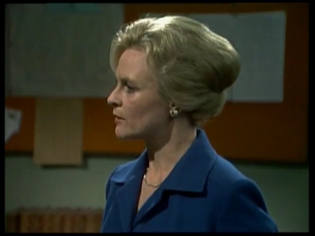 patsykingfans's tweet image. Erica wants someone watching Bea at the hospital