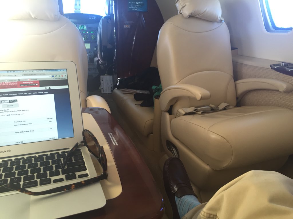 FastFlightJets's tweet image. Come fly away! ✈️✈️ #letsflyaway #FFJets #powerrrr #XLS #brb #tweetingfrom39k