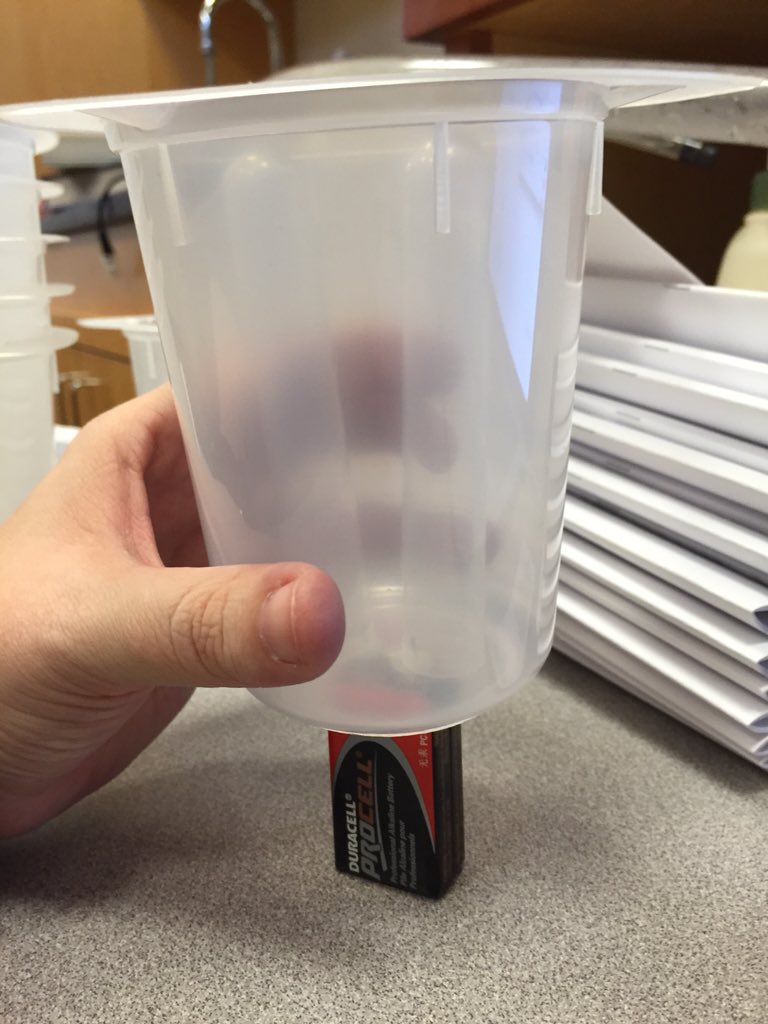 Constructing small scale, DIY electrolysis kits so students can investigate Definite Proportions. #modchem