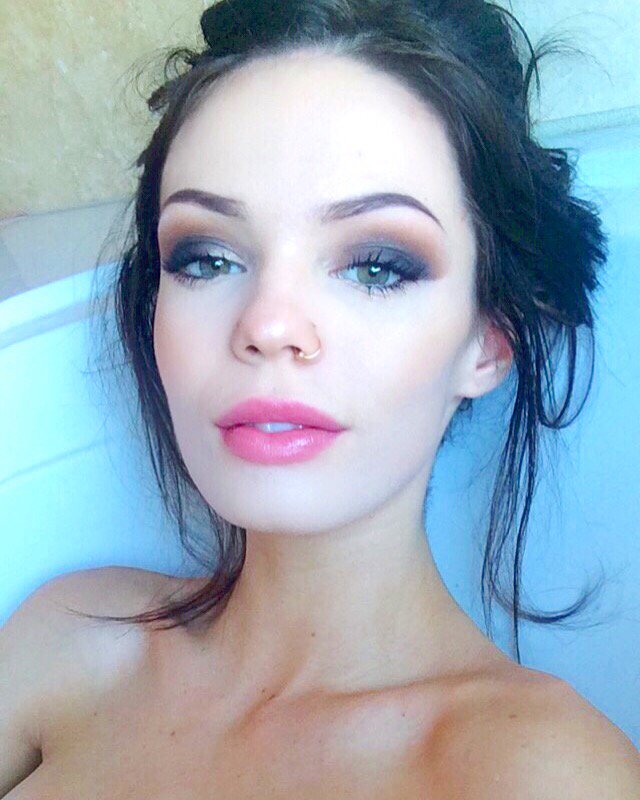 TW Pornstars - Bonnie Bruise. Twitter. RT @sabrina_nellie