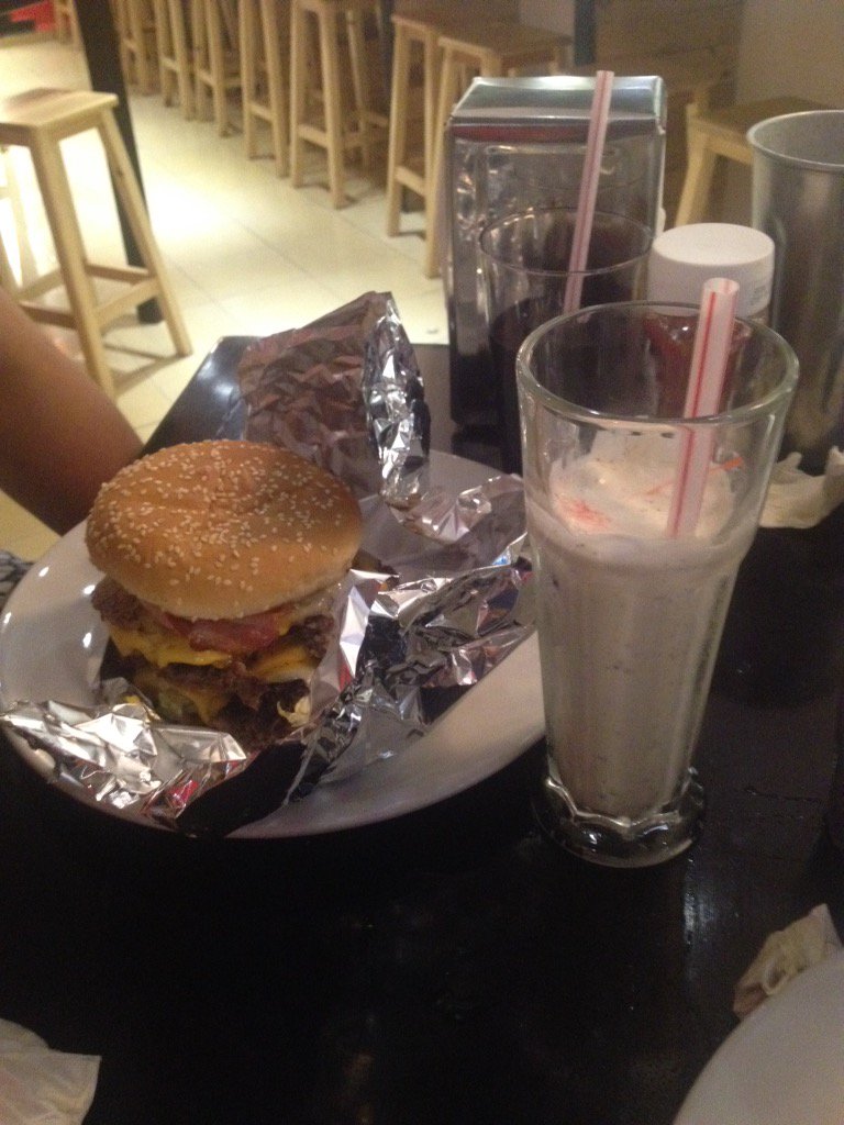 Conoce las Hamburguesas de <a href="/GRUPOEXPOBAZAR/">GRUPO MARKET</a> ¡No te arrepentirás! #Coyoacán