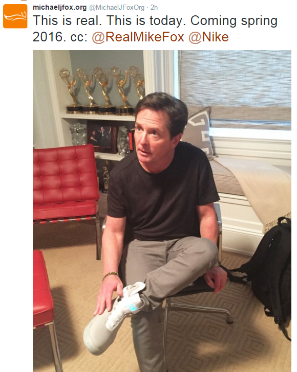 THEY'RE HERE! Nike Sends First 'Back to the Future' Self-Tying Shoes to Michael J. Fox bit.ly/1GiQmkt?utm_me… https://t.co/vvuXN4HB34