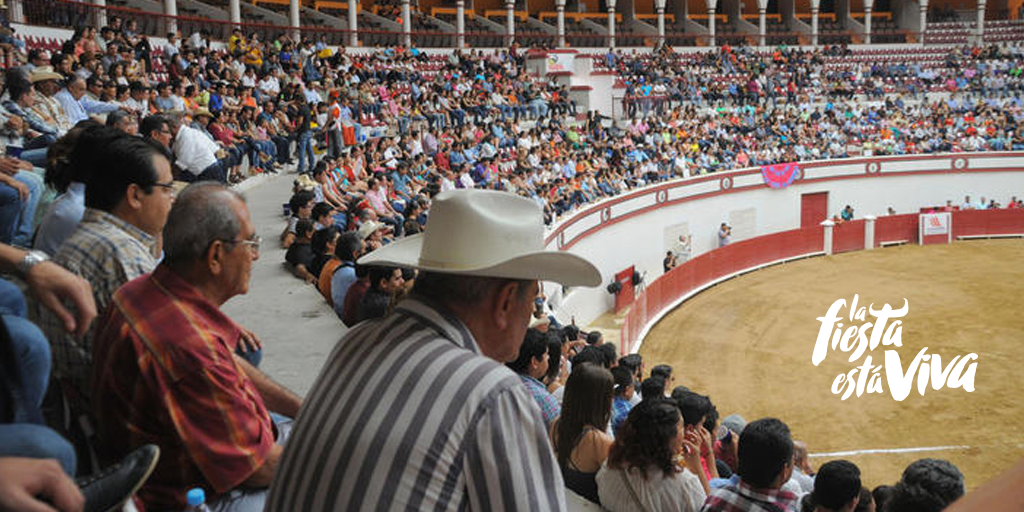 lafiestaviva's tweet image. ¡La afición taurina en #CoahuilaEstáDeFiesta y volverá a disfrutar de la fiesta brava! Da RT si también lo celebras.