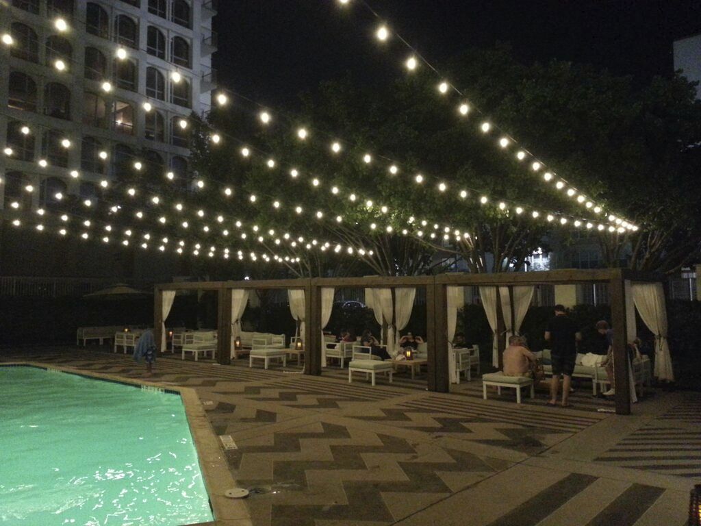 AnchorDesignDst's tweet image. Poolside is the only way to host a happy hour. Find out more: bit.ly/1KNdcPA