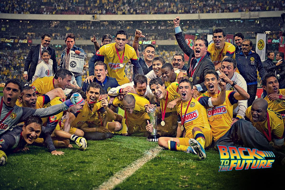 ClubAmerica's tweet photo. Bienvenido #MartyMcFly, todo normal en el 2015. ¡Seguimos siendo #ElMásGrande! #BackToFutureDay https://t.co/fkW1XjfMXa
