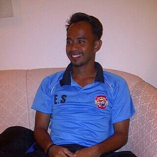 dedy_h_23's tweet photo. InnAlilahi wainnailaihi rojiun,selamat jalan edi susanto,smg kamu tenang d sana amin... https://t.co/n42vmjt004