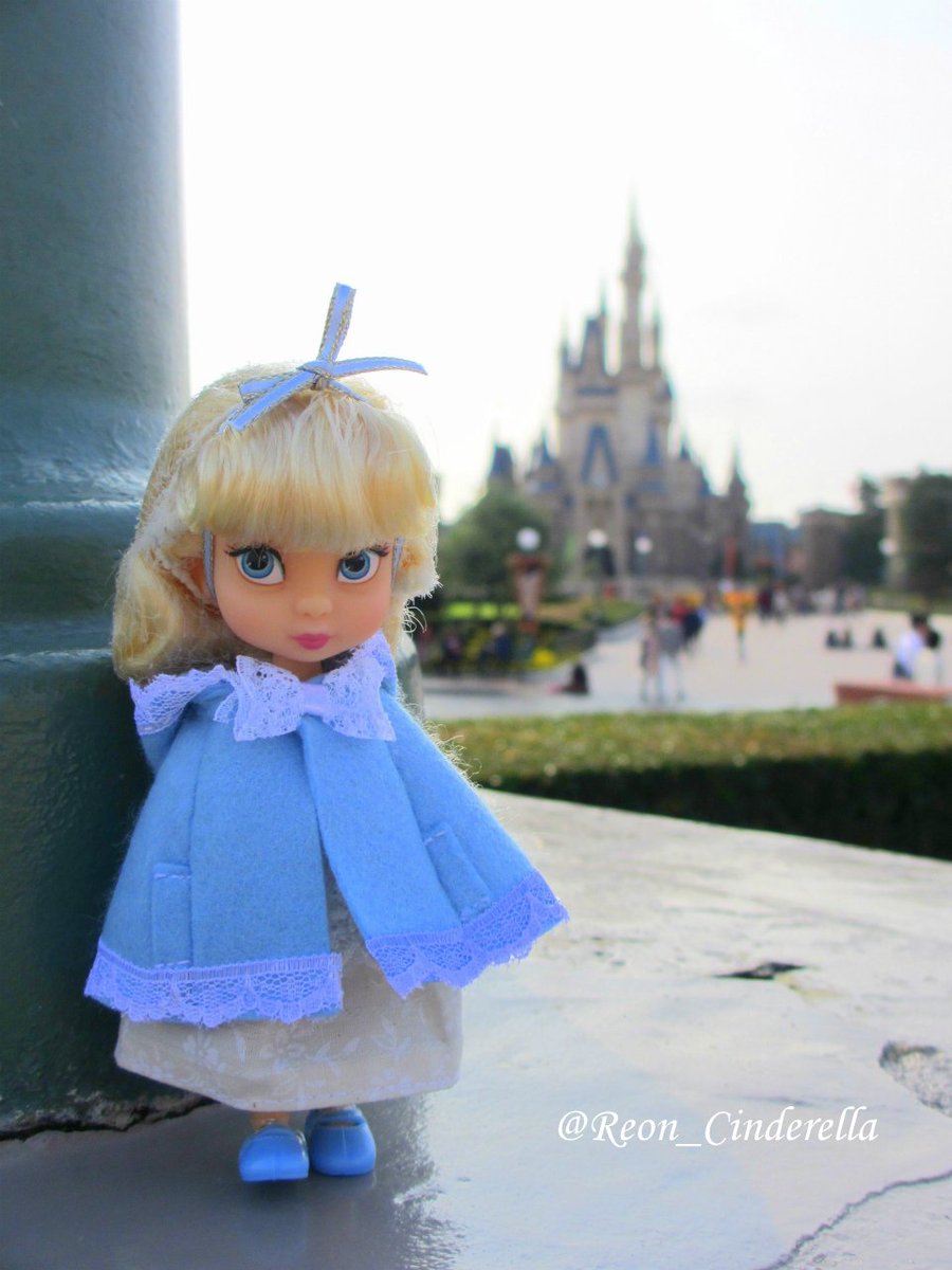 れおん ちびデレラちゃんinディズニーランド シンデレラ城と一緒に シンデレラ アニメータードール ディズニーランド T Co 60bnbs11u0