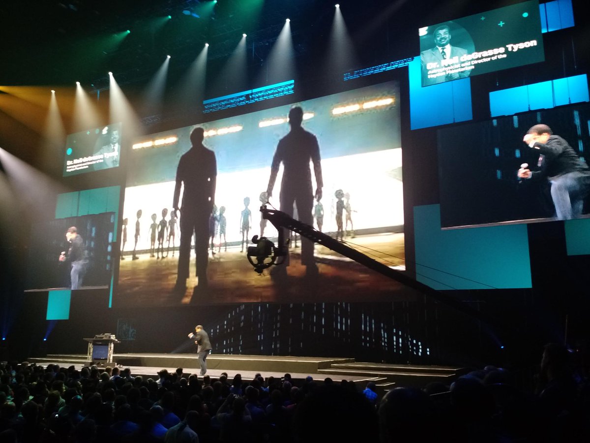 DelayNoMorePlz's tweet image. Neil deGrasse Tyson out destroying the science behind the Hollywood movies we love! ROFL #data15 #tableau2015