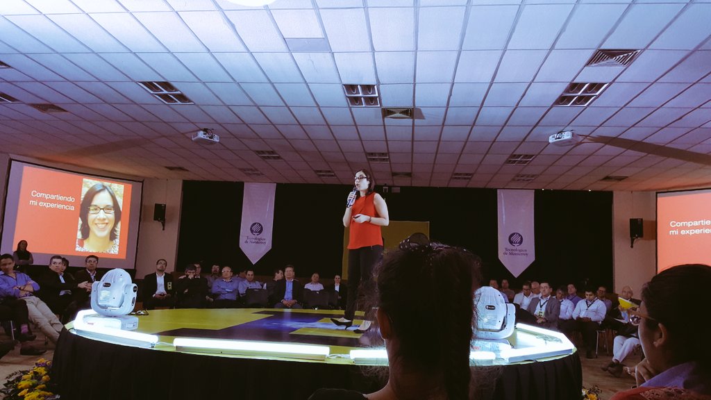 SethPavel's tweet image. Aprendiendo de @ilamandarina sobre co-creación #TecBeyond @TECCampus_Leon