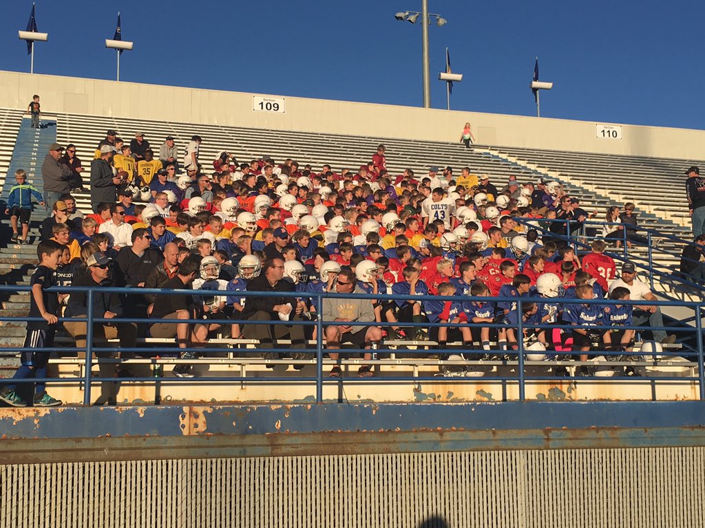 MSUBobcatsFB's tweet photo. A big thank you to the Gallatin Empire Lions Football teams who stopped by after practice today! #FutureBobcats #WIN https://t.co/BkHq5W9vki
